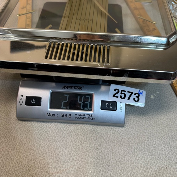 Heirloom Gold Wall Clock Chimes on House See Video Batteries Included - Picture 13 of 17